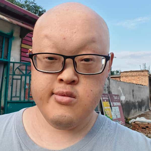28岁岁山东单身帅哥 - 湘西吉缘网